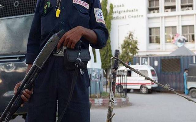کراچی: سیکیورٹی گارڈ کی فائرنگ، ڈاکو ہلاک