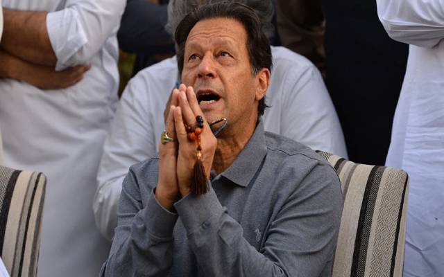 الیکشن سے قبل ہی پیپلزپارٹی نے پی ٹی آئی کی اہم وکٹیں گرانا شروع کر دیں۔ پی ٹی آئی کے اہم رہنماء پی ٹی آئی چھوڑ کر پیپلزپارٹی میں شامل ہوگئے