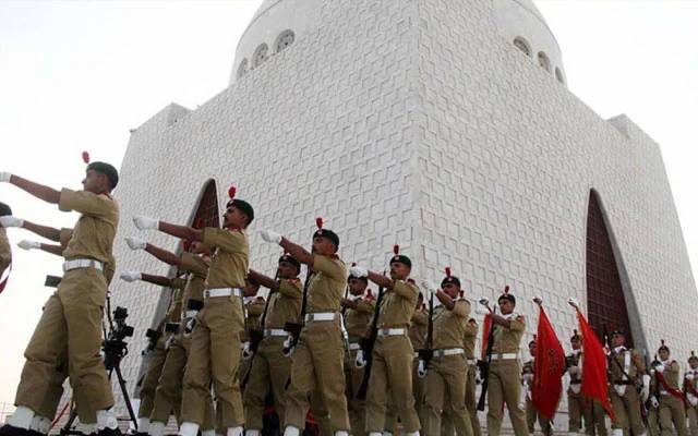 بانی پاکسان کا یوم پیدائش، مزار قائد پر گارڈز کی تبدیلی 