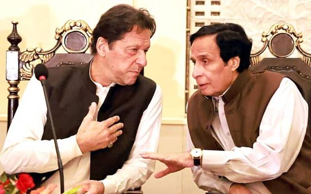 وزیراعلیٰ پنجاب پرویز الہیٰ نے اعتماد کا ووٹ لینے کے لئے حسنین بہاردردریشک کا استعفیٰ منظور کرنے سے انکار کرتے ہوئے بیٹے مونس جیسا قرار دے دیا