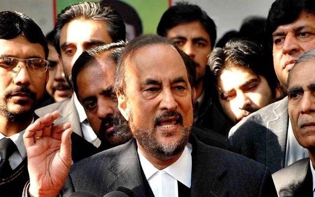 بابر اعوان نے اعظم سواتی کی متنازعہ ٹوئٹس سے لاتعلقی کے سوال کو گول کر دیا، گھما پھرا کر جواب دیا
