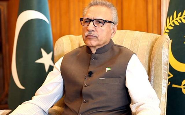 صدر عارف علوی نے وفاقی اردو یونیورسٹی کی جانب سے طالب علم کاٹرانسکرپٹ اور ڈگری روکنے پر برہمی کا اظہار کرتے ہوئے 15 دن کے اندر ڈگری جاری کرنے کی ہدایت کی ہے