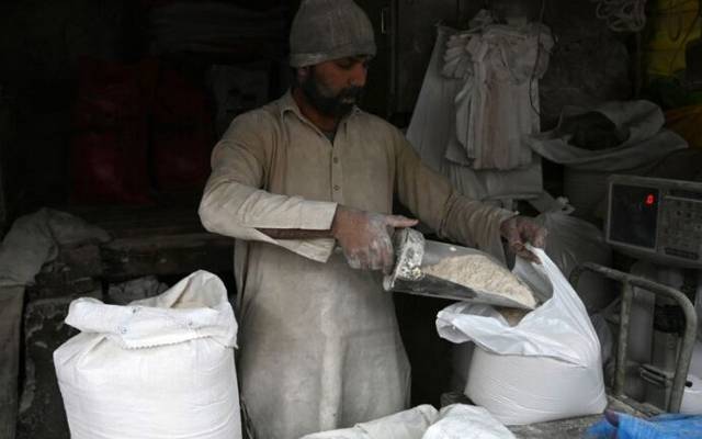 سرکاری کوٹے میں اضافہ ہوتے ہی پنجاب کی نجی گندم مارکیٹ کریش کر گئی جس کے بعد قیمتوں میں بھی بڑی کمی واقع ہوئی ہے
