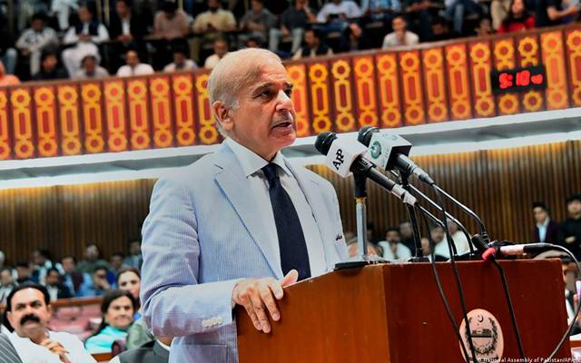 تحریک انصاف نے وزیراعظم کے خلاف اعتماد کے ووٹ کی کارروائی کرنے کا فیصلہ کرلیا۔ عمران خان نے منظوری دے دی