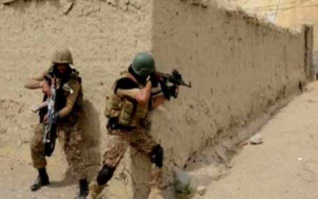 سیکیورٹی فورسز کی بلوچستان کے علاقے ہوشاب میں دہشت گردوں کی موجودگی کی اطلاعات پر آپریشن کے دوران 4 دہشت گرد مارے گئے