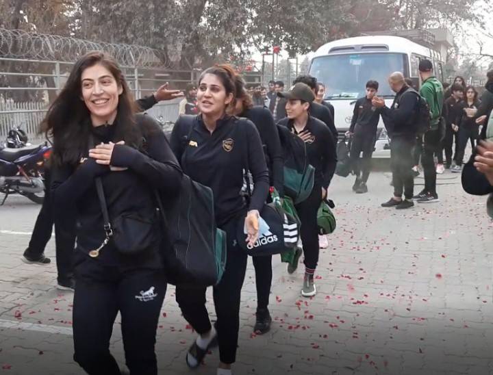  قومی ویمنز فٹبال ٹیم وطن واپس پہنچ گئی