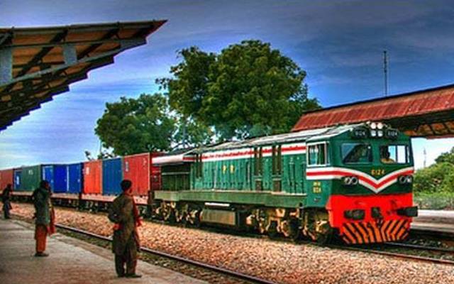 بگڑتی معاشی صورت حال میں پاکستان ریلوے بھی پیش پیش ، مال گاڑیوں کی آمدنی میں 24 فیصد کمی ریکارڈ