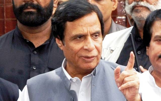 گجرات میں کنجاہڑی میں سابق وزیراعلیٰ پنجاب چوہدری پرویز الہٰی کے گھر پر پولیس نے چھاپہ مارا ہے