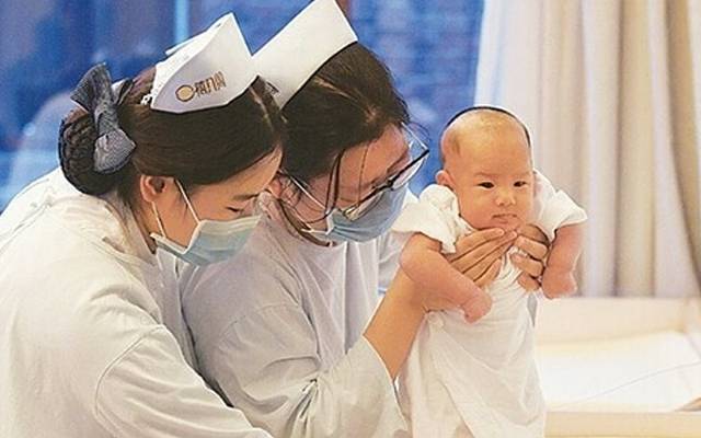 چین میں جوڑوں کو لاتعداد بچے پیدا کرنے کی اجازت مل گئی