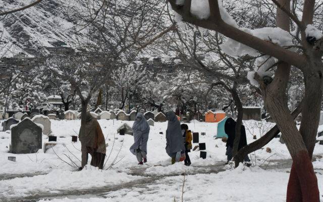 آزاد کشمیر کے ضلع حویلی کی یونین کونسل بھیڈی میں برف باری نے قیامت ڈھا دی۔