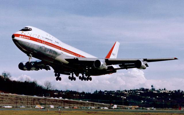 بوئنگ 747