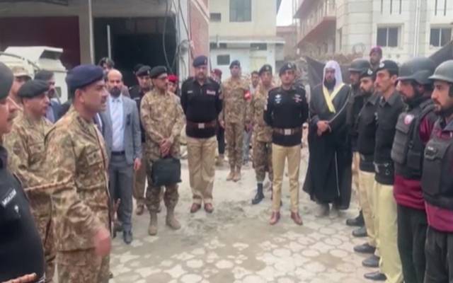  قوم کےساتھ ملکر دہشتگردی کے ناسور کو جڑ سے ختم کرینگے، آرمی چیف