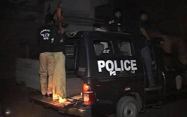 سکھر: پولیس اور دیہاتیوں کا ڈاکوؤں سے مقابلہ، 2 ڈاکو ہلاک