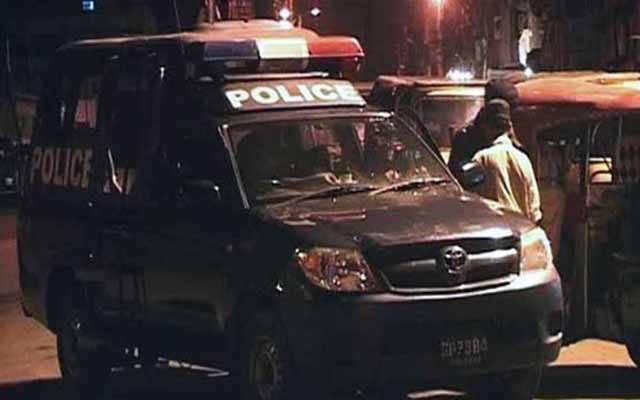 کراچی: مشکوک پولیس مقابلے میں 1 ڈاکو زخمی