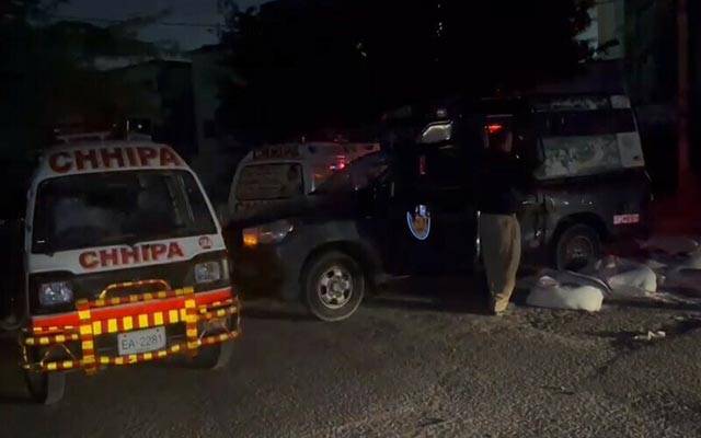 کراچی: پولیس مقابلے میں 2 ڈاکو ہلاک، ہیڈ کانسٹیبل شہید