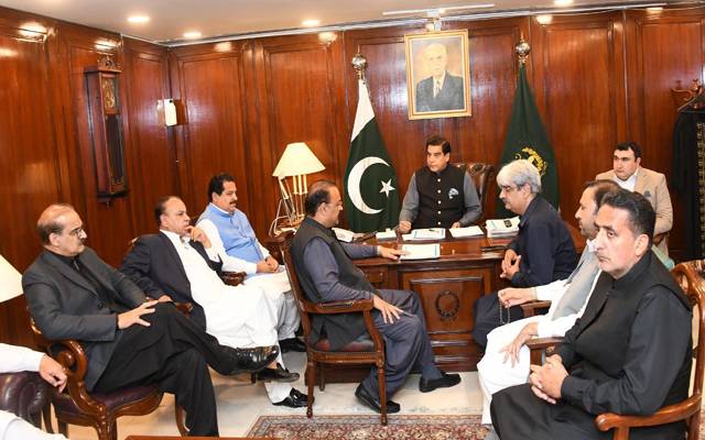 سپیکر قومی اسمبلی سے پی ٹی آئی رہنماﺅں کی ملاقات، استعفوں کی منظوری کا اقدام واپس لینے کی استدعا