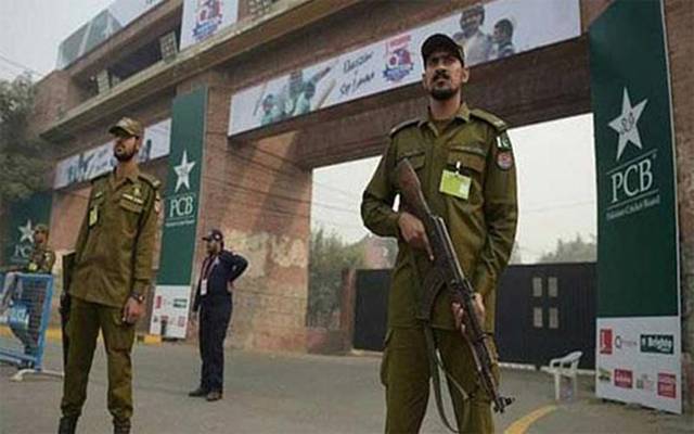پی ایس ایل 8: لاہور میں میچز کے دوران سیکیورٹی اہلکاروں کے ڈیوٹی سے غائب ہونے کا انکشاف