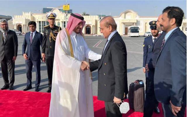 وزیراعظم شہباز شریف دو روزہ سرکاری دورے پر قطر پہنچ گئے