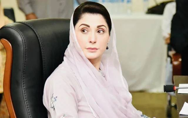 مسلم لیگ (ن) کی سینئر نائب صدر مریم نواز شریف نے کہا ہے کہ سابق ڈی جی آئی ایس آئی لیفٹیننٹ جنرل (ریٹائرڈ) فیض حمید کا کورٹ مارشل کیا جانا چاہیے کیونکہ انہوں نے 2 سال مسلم لیگ (ن) کی حکومت گرانے اور 4 سال عمران حکومت کی حمایت کے ذریعے ملک تباہ کرنے میں کردار ادا کیا ہے