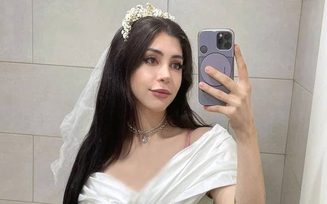 24 گھنٹوں میں ہی خود سے شادی کرنے والی لڑکی نے طلاق لے لی