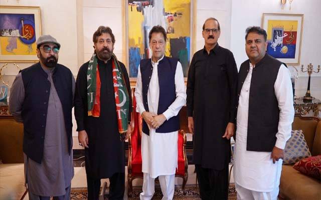مسلم لیگ (ن)کے سابق وفاقی وزیر پی ٹی آئی میں شامل 