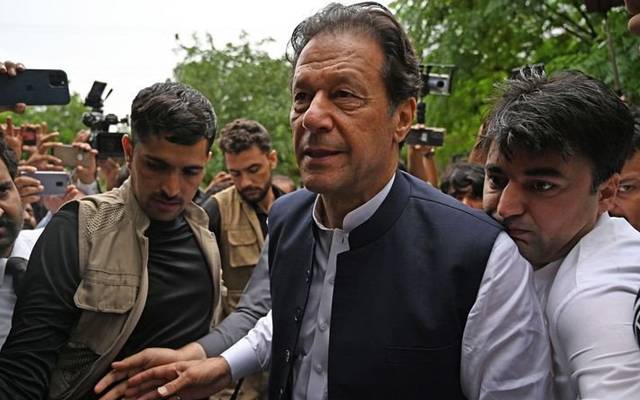 چیئرمین تحریک انصاف عمران خان توشہ خانہ کیس میں پیشی کے لئے زمان پارک سے اسلام آباد کے لئے روانہ ہوگئے