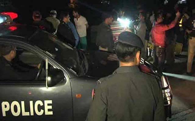 کراچی: سلیم سنٹر کے قریب مبینہ پولیس مقابلہ، دو ڈاکو گرفتار