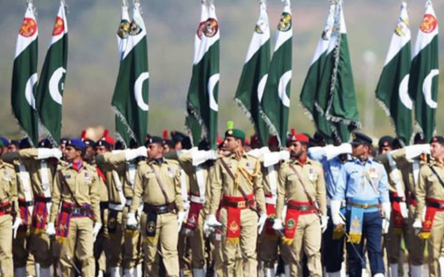 خراب موسم کے باعث ایوانِ صدر میں ہونے والی یومِ پاکستان کی پریڈ ملتوی کر دی گئی