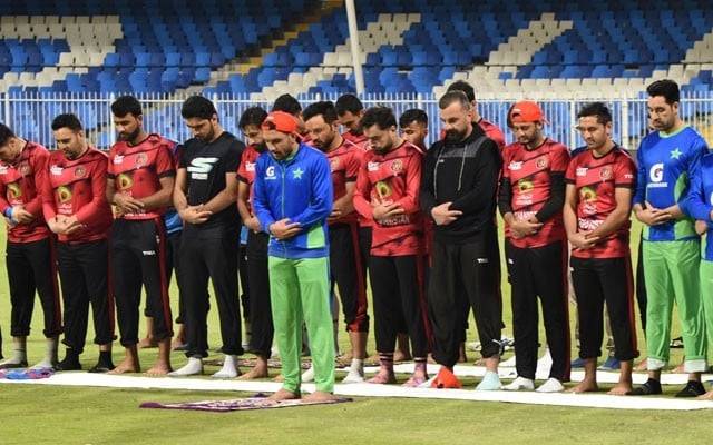 پاک افغان کھلاڑیوں کی ایک ساتھ نماز ادا کرنے کی تصاویر وائرل 