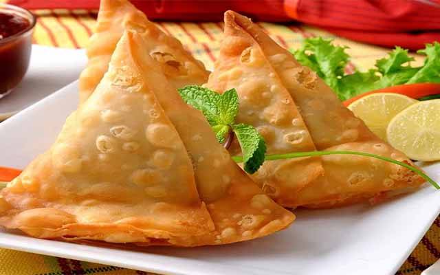 گھر پر ریشمی رومالی سموسے بنائیں افطار دسترخوان سجائیں