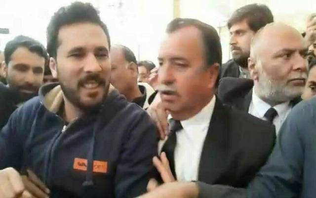 حسان نیازی کو کراچی منتقل کردیا گیا
