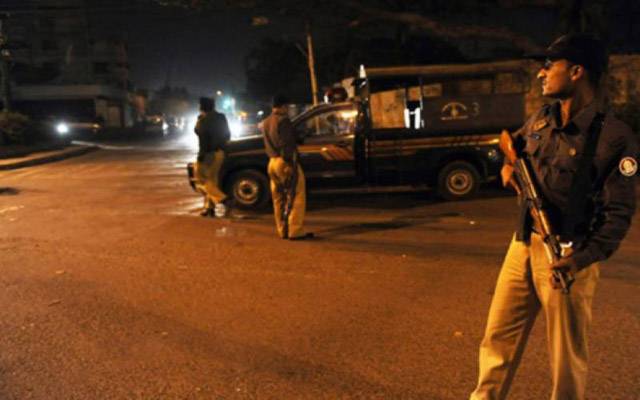کراچی: کٹی پہاڑی کے قریب پولیس مقابلہ، 4 مطلوب ملزمان گرفتار