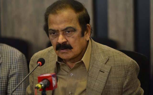 رانا ثنا اللہ نے کہا ہے کہ چیف جسٹس سے گزارش ہے کسی کی ضد پر ملک کو نقصان نہ پہنچائیں، ایک فرد واحد کی انا کی تسکین کیلئے ملک کو آمریت کے اندھیروں میں نہ دھکیلیں، متنازع الیکشن سے ملک میں افراتفری کا خدشہ ہے