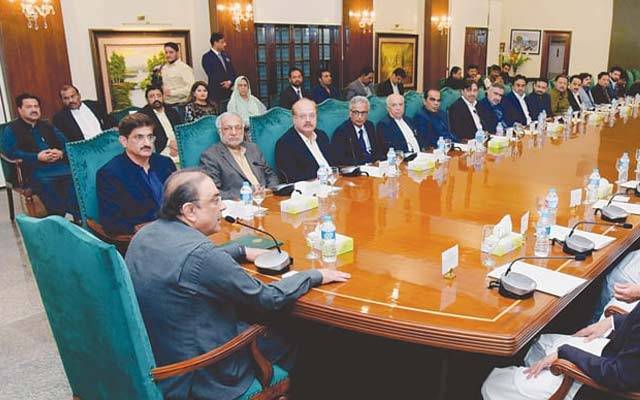 پاکستان پیپلزپارٹی کور کمیٹی نے کہا ہے کہ عام انتخابات کی تاریخ میں کسی قسم کی تاخیر نہ کی جائے، مذاکرات کے دروازے بند نہیں ہونے چاہئے