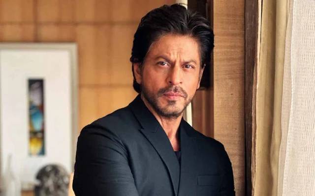 شاہ رخ خان کے محبت بھرے انداز نے مداحوں کا دل جیت لیا 
