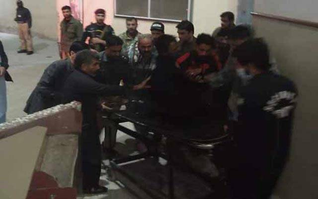 لاہور: بھکاریوں کی جانچ پڑتال کے دوران پولیس اہلکار پر فائرنگ