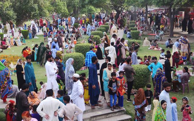 عید الفطر کا دوسرا روز، شہریوں نے تفریخی مقامات کا رخ کر لیا