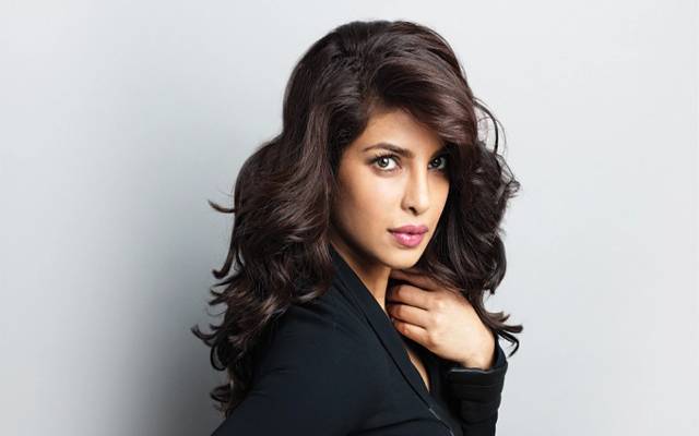 پریانکا چوپڑا کا ٹوئٹر پر بلیو ٹک واپس ملنے پردلچسپ ردِعمل