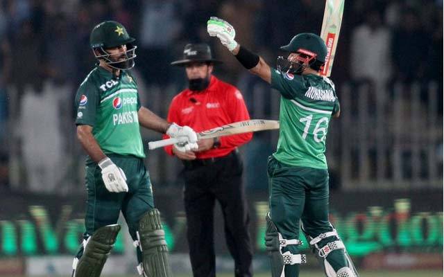 دوسرا ون ڈے: پاکستان نے نیوزی لینڈ کو 7 وکٹوں سے شکست دے دی
