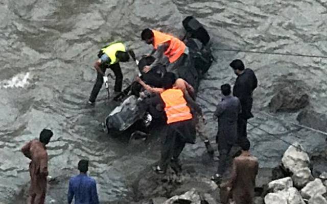 لاہور کے سیاحوں کو کشمیر میں حادثہ،9 افراد جاں بحق، 5 زخمی