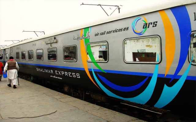 شالیمارایکسپریس ٹرین لاہور سے کراچی کیلئے بحال کردی گئی