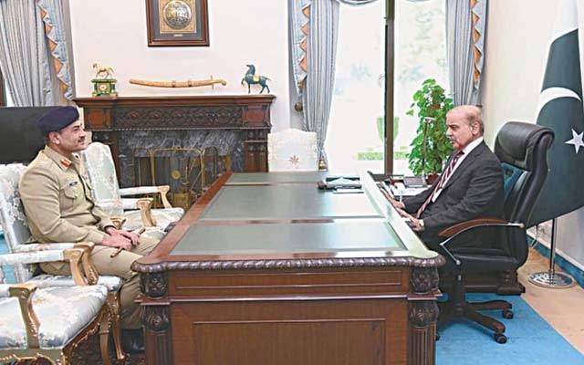 آرمی چیف کی وزیراعظم شہباز شریف سے ملاقات، پاک فوج کے پیشہ وارانہ امور پر بریفنگ