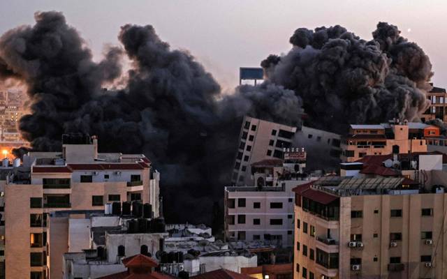  اسرائیل کی مظلوم فلسطینیوں کے خلاف بربریت کا سلسلہ جاری ہے صیہونی فورسز نے غزہ پر فضائی حملے کیے اور شام پر بھی میزائل برسا دیے۔