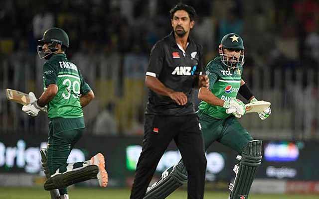 پاکستان اور نیوزی لینڈ کے درمیان چوتھا ایک روزہ میچ آج کھیلا جائے گا