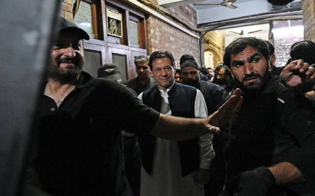 توشہ خانہ کیس: عمران خان 10 مئی کو عدالت طلب، فرد جرم عائد کرنے کا فیصلہ