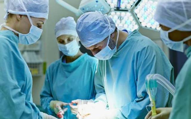 لاہور جنرل ہسپتال کے ڈاکٹرز نے پیچیدہ آپریشن کرکے پانچ مریضوں کو بچا لیا 