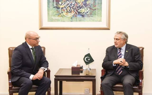 وزیر خزانہ اسحاق ڈار سے سعودی عرب میں پاکستان کے نامزد سفیر احمد فاروق کی ملاقات