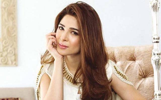 پاکستان شوبز انڈسٹری کی خوب رو اداکارہ عائشہ عمر نے دنیاوی مصروفیات اور سماجی رابطوں کے تمام ذرائع سے دوری اختیار کرنے کا اعلان کر دیا ہے۔