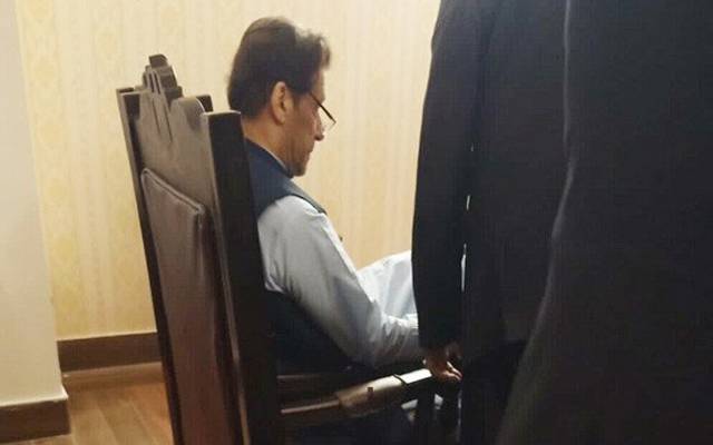 القادر ٹرسٹ کیس:عمران خان کے جسمانی ریمانڈ کا تحریری حکم نامہ جاری، اہلیہ سے بات کرنے کی اجازت