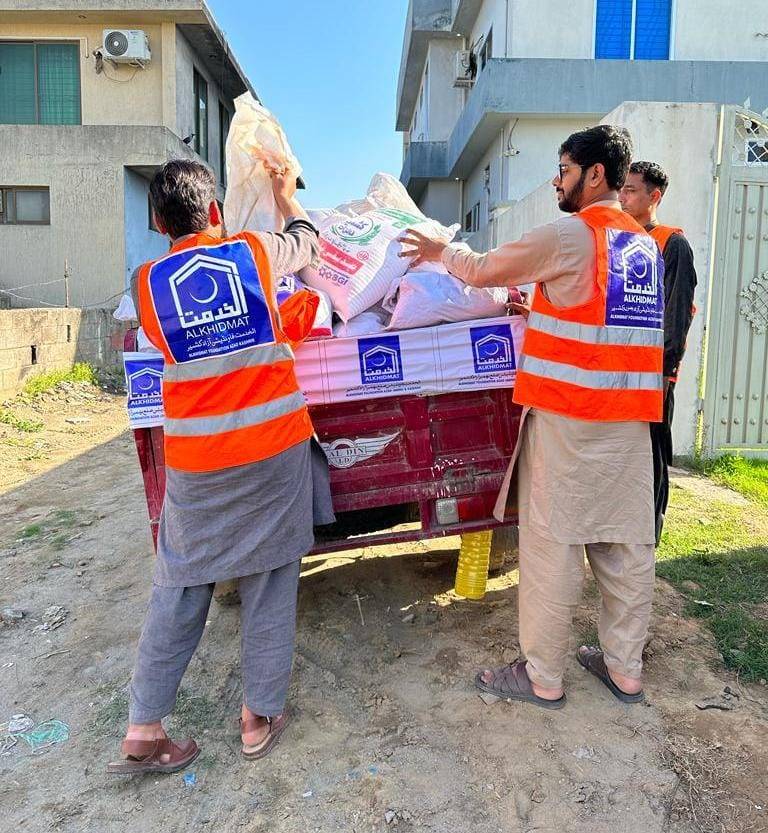 الخدمت فاؤنڈیشن مستحق اور نادار افراد کیلئے تحفہ ، خدمات کا سلسلہ جاری